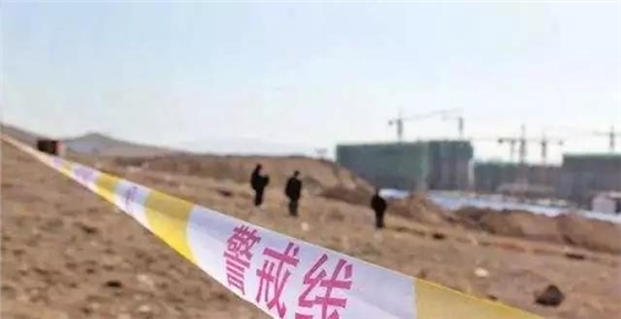 青岛地铁坍塌事故现场图