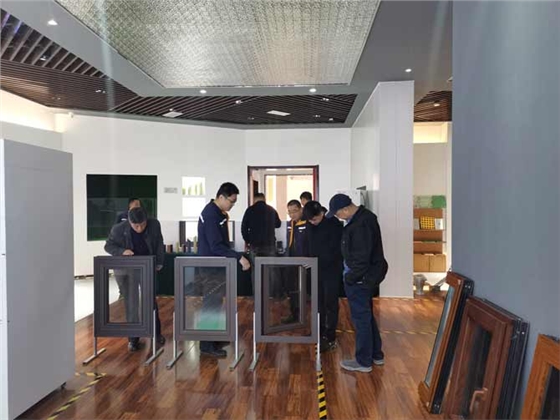 中国建筑金属结构协会及玻璃纤维增强复合材料门窗标准编制组领导莅临指导6